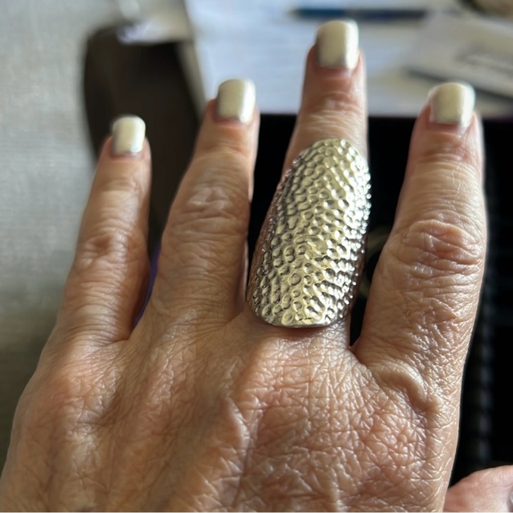 Hammered look ring stainless steele NWOT - Picture 2 of 3